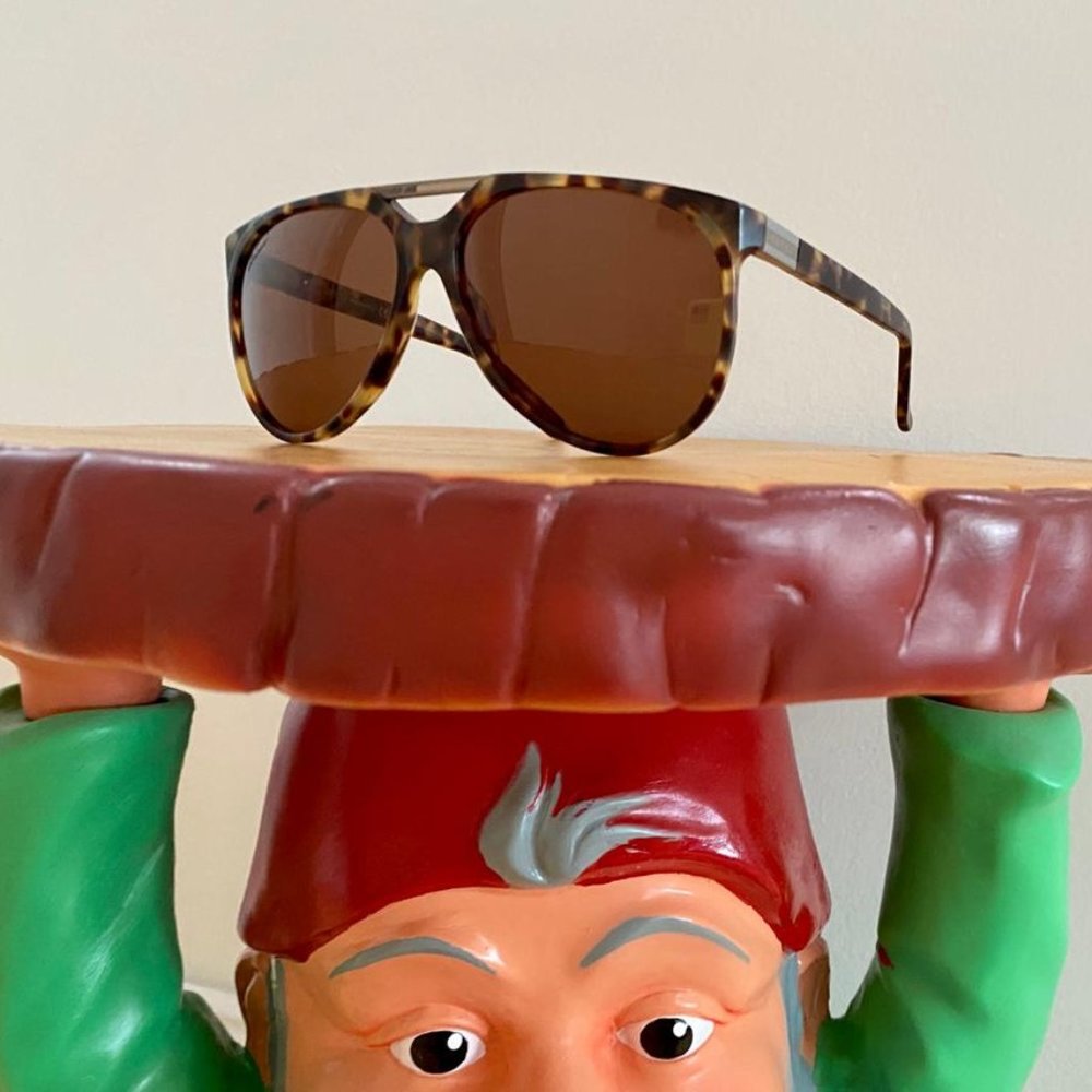 GUCCI sunglasses with original box